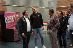 Größenvergleich mit Ulmer Nachwuchsbasketballer